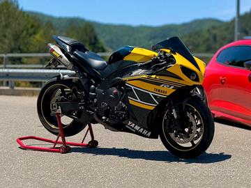 yamaha yzf r1 big bang  