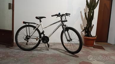 bici decathlon con ammortizzatori 