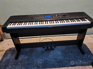 Yamaha Portable Grand DGX‐660 – 88 tasti PESATI