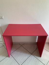 scrivania rosa