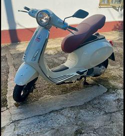 VESPA PRIMAVERA 125
