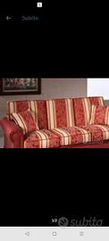 divano in buone condizioni 
