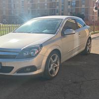 Opel Astra GTC 1.9 JTD cv 150
