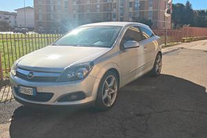 Opel Astra GTC 1.9 JTD cv 150