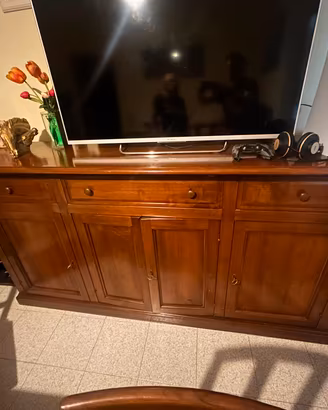 Credenza con tavolo e 6 sedie