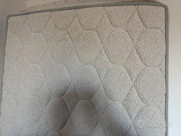 Materasso singolo con rete a doghe