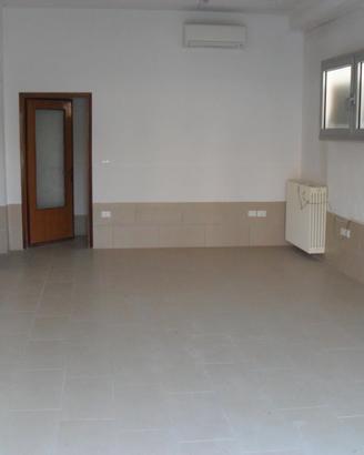 Rif.2001A- negozio chioggia