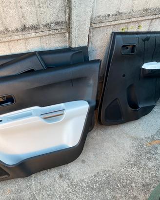 Interno suzuki ignis ibrida completo