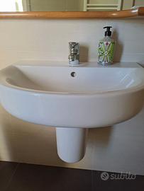 LAVANDINO per bagno con rubinetteria