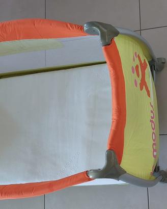 Lettino pieghevole da viaggio con materasso