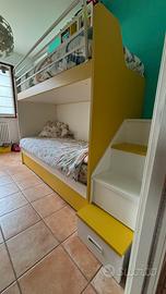 Letto a castello con meccanismo a ribalta