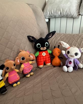 6 personaggi bing in pelusche = 25 euro