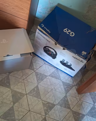 Set PlayStation 4 giochi volante e PlayStation VR