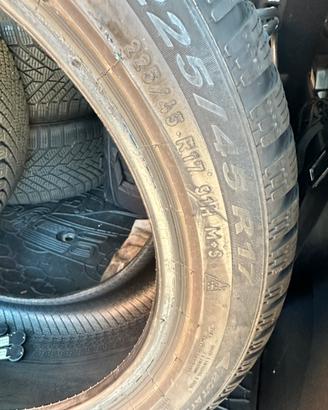 4 Gomme da neve pirelli winter 225.45.17