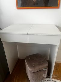 Tavolo/scrivania con contenitore (specchio) ikea