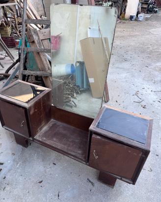 Mobile antico