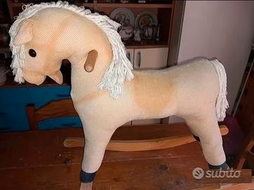 Cavallo a dondolo