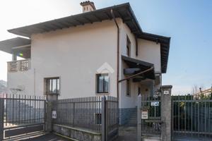 PORZIONE DI BIFAMILIARE A VERANO BRIANZA