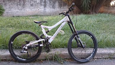 Commencal Supreme DH  v1 freeride - M