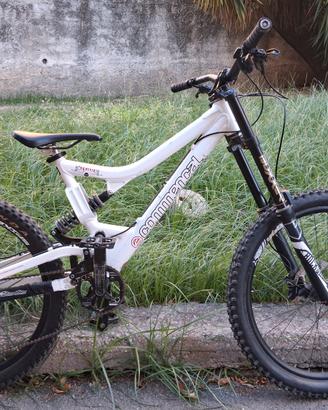 Commencal Supreme DH  v1 freeride - M