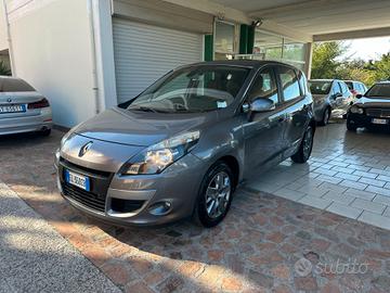 Renault Scenic X-Mod 1.5 dCi 110CV