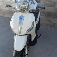Piaggio Beverly 350 Sport Touring 2018