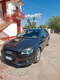 Audi a3 1.6 young edition 90cv