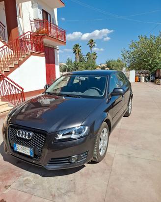 Audi a3 1.6 young edition 90cv
