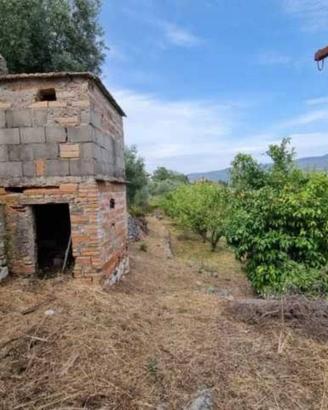Rustico / Casale di 230 m² con 5 locali e box auto