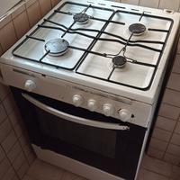 Cucina a gas con forno