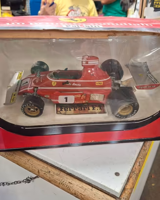 Modellino auto Ferrari 
