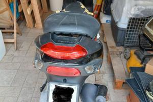 PIAGGIO NRG MC3  ANNO 2004