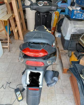 PIAGGIO NRG MC3  ANNO 2004