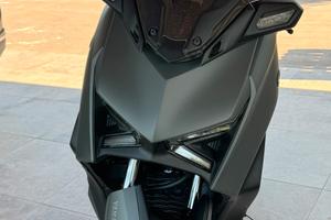 XMAX 300