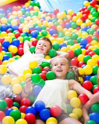 Parco Giochi con Vasca Palline Scivolo e Labirinto