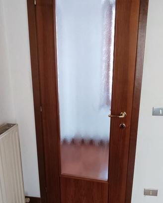 Porta da interno con vetro disegnato 