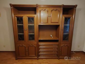 Vetrina da soggiorno in legno