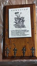 Portachiavi da parete in legno vecchio e marmo