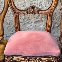 Sedia antica in legno e velluto rosa