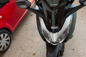 Honda forza 300