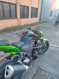 Kawasaki Z750R 
