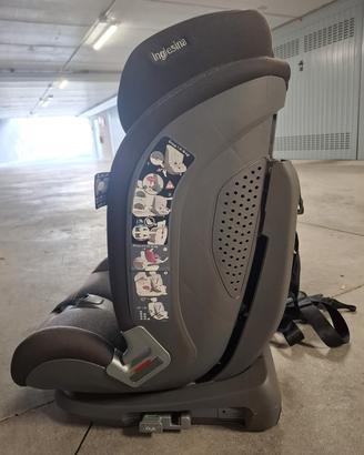 seggiolino auto Inglesina con isofix compreso.