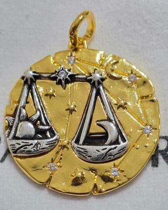 charm medallion bilancia