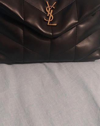 Piccola borsa in pelle nera