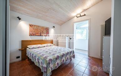 VILLA INDIPENDENTE CON GIARDINO A PESCAROLA