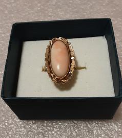 Anello oro 18kt con corallo pelle d'angelo 