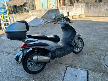 Piaggio Beverly 200