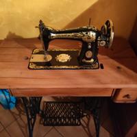 Macchina da cucire a pedale SINGER