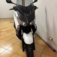 Yamaha x-max 400 abs