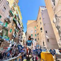 2 LOCALI A NAPOLI